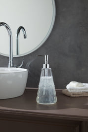 Glamis İdil Model Sıvı Sabunluk, geniş hacmi ve şık tasarımı ile modern banyolarda pratik kullanım imkanı sağlıyor.